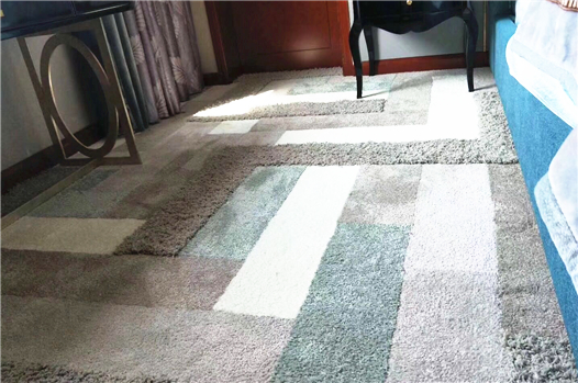 拼塊滿鋪臥室案例