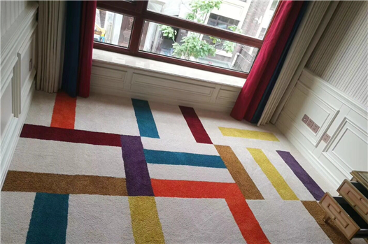 臥室滿鋪拼塊毯鋪裝